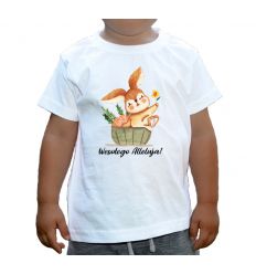 Koszulka wielkanocna z zającem, który siedzi na koszyku