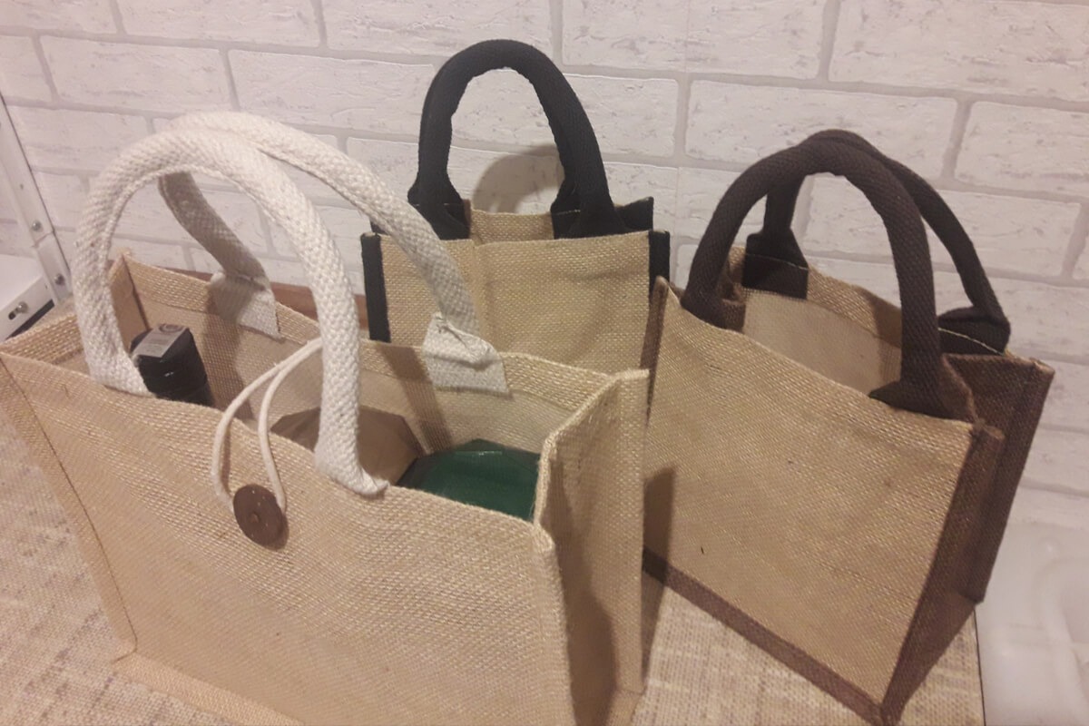 Stylowe torby jutowe